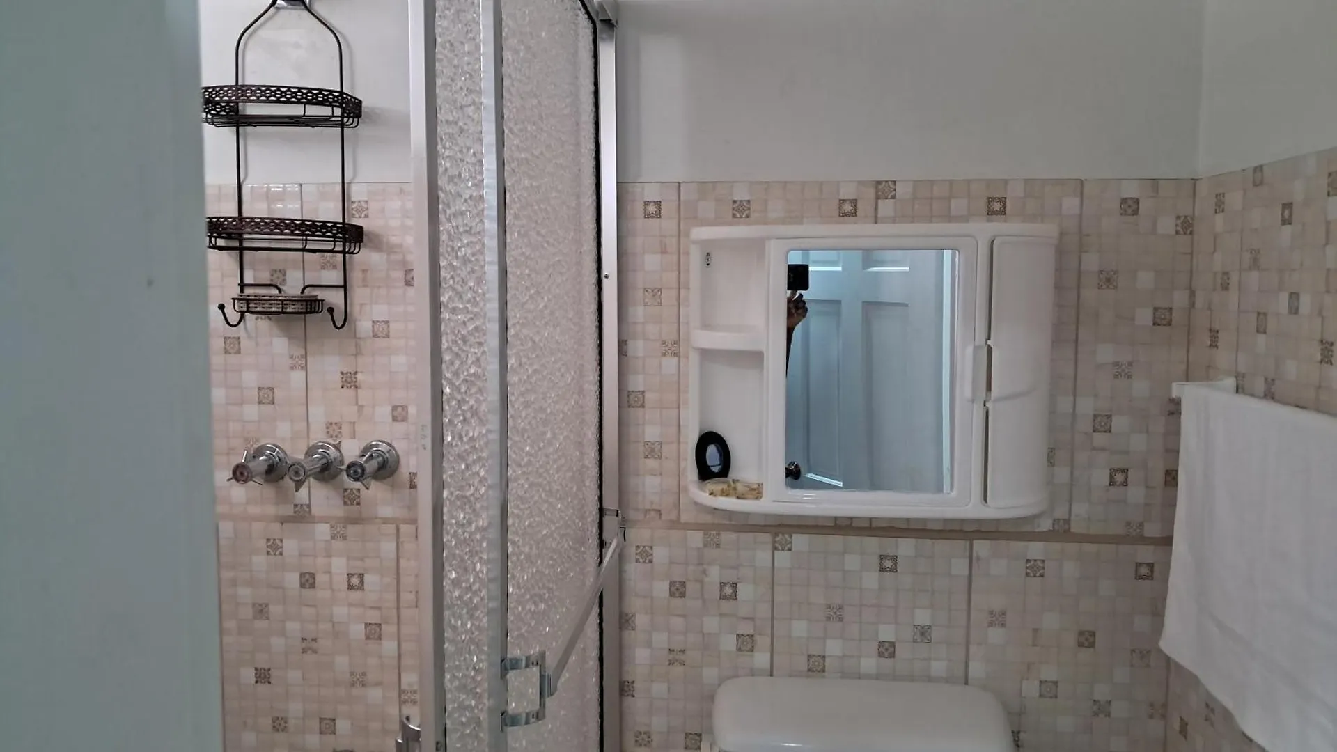 סקרבורו Breadfruit Lodge